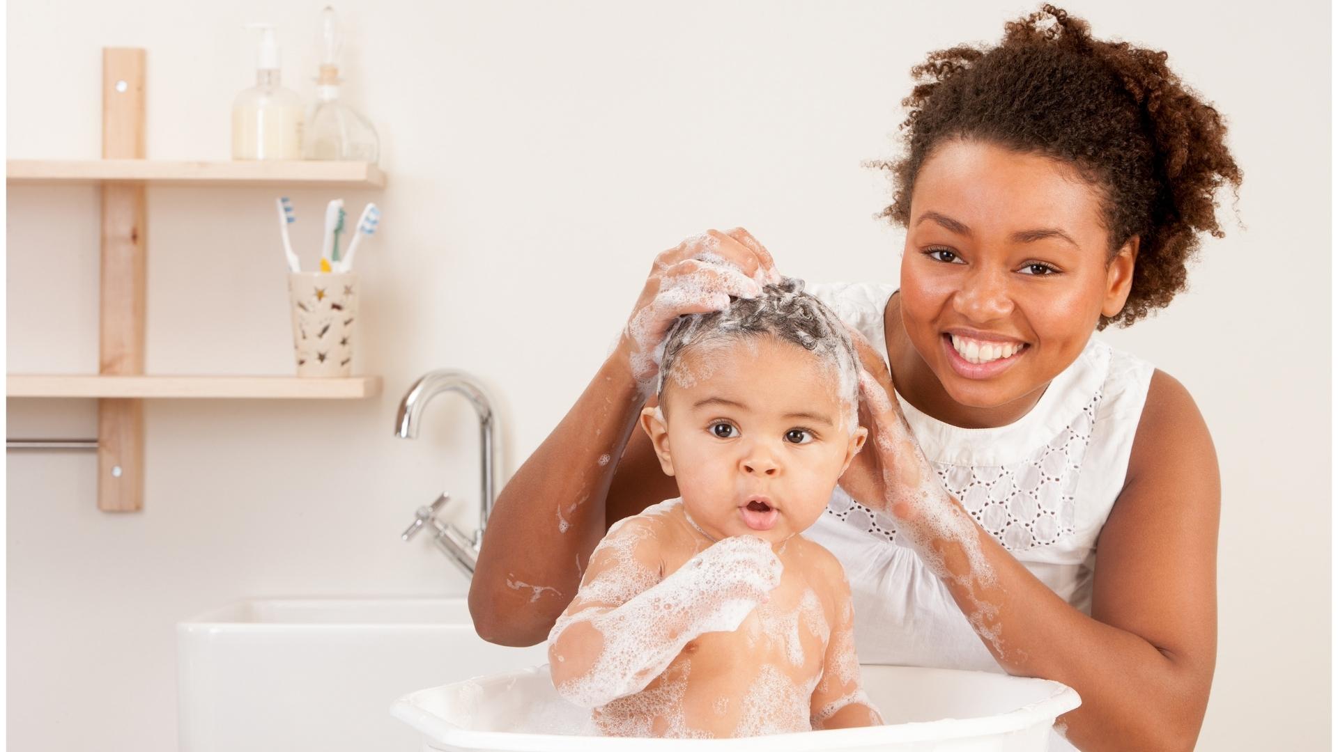 how to give baby a bath